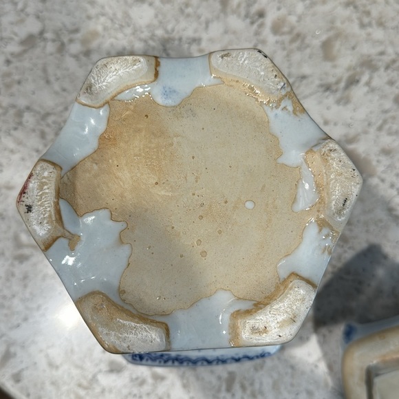 ANTIQUE~LARGE CHINESE~HEXAGONAL GINGER JAR W/LID~TRADITIONAL BLUE & WHITE~G22 - Picture 10 of 10